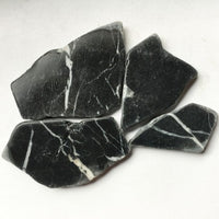 Marmură poligonală – Nero Mystic — Mosaicshop