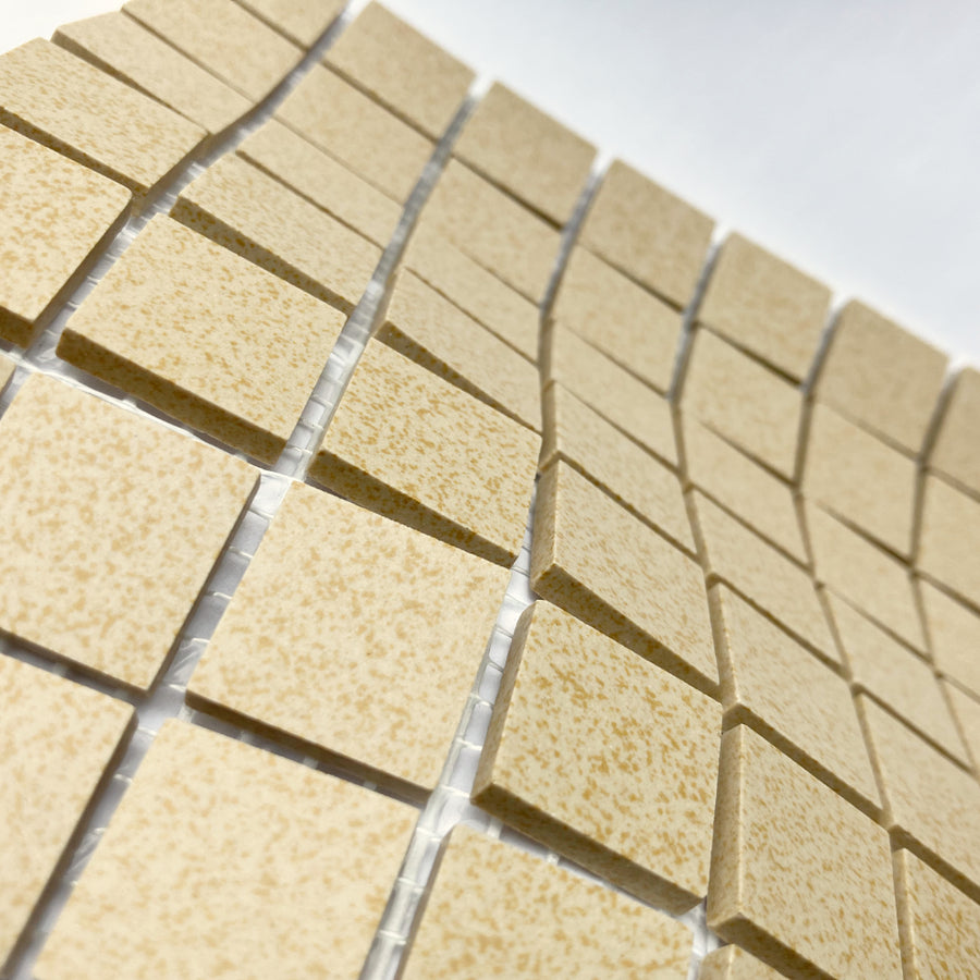 Winckelmans Jaune 202 Mouchetés – plăcuțe de mozaic mate de 20x20 mm pe plasă