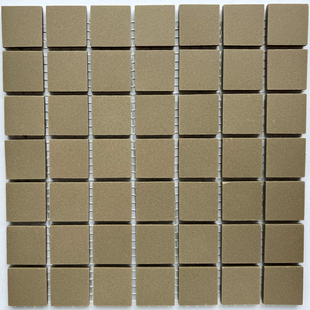 Winckelmans Taupe – plăcuțe de mozaic mate de 20x20 mm pe plasă