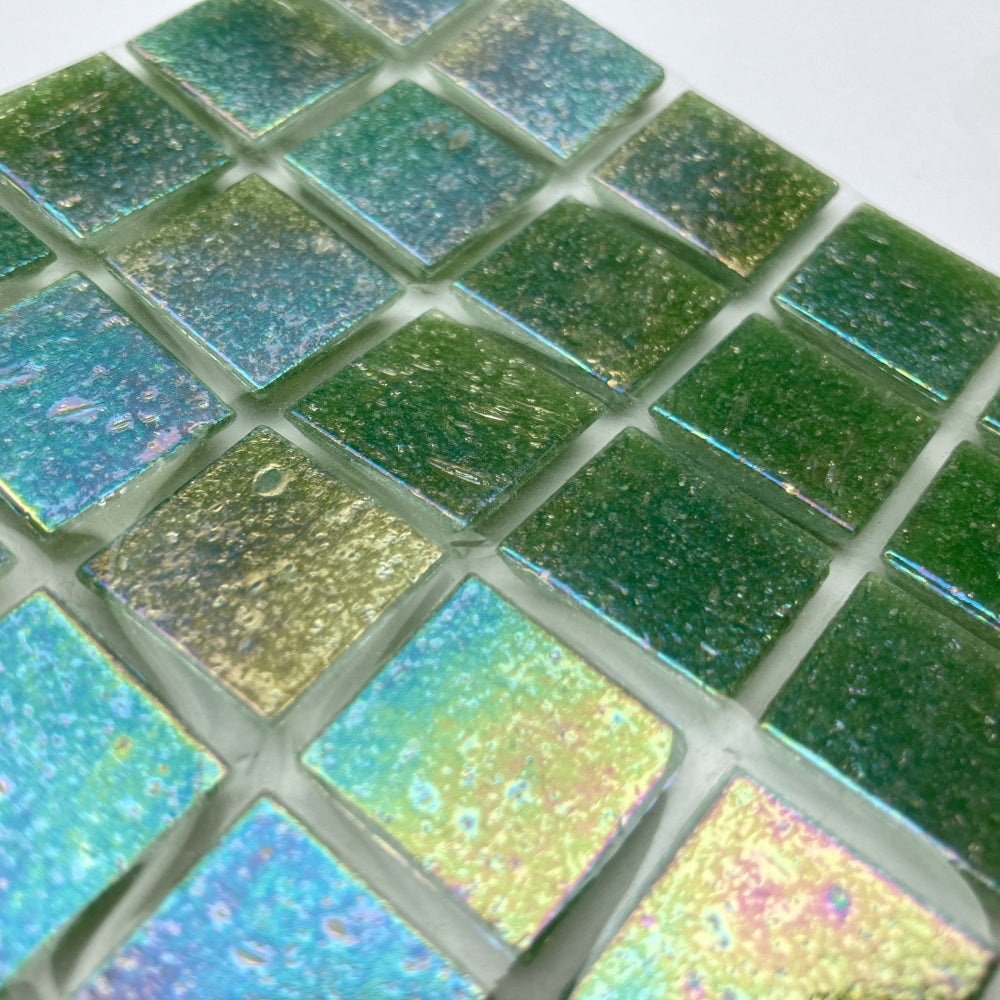 Mozaic din sticlă irizat 20mm – verde intens
