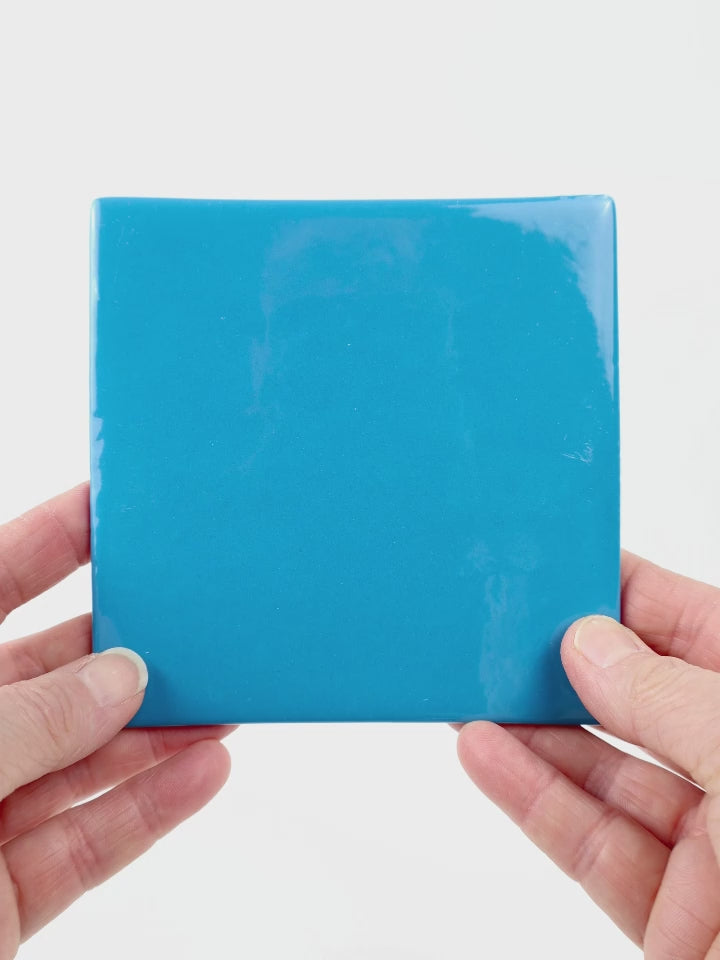 Video showing Morasutti Smalti mosaic tile – turquoise – 11.5 x 11.5 cm, rotated to show full tile