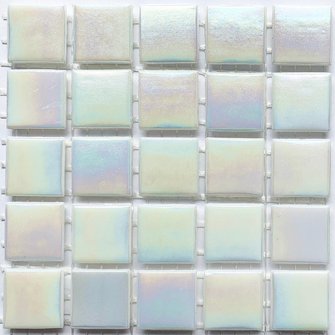 Mozaic din sticlă irizat 20mm – diamant alb - mosaicshop