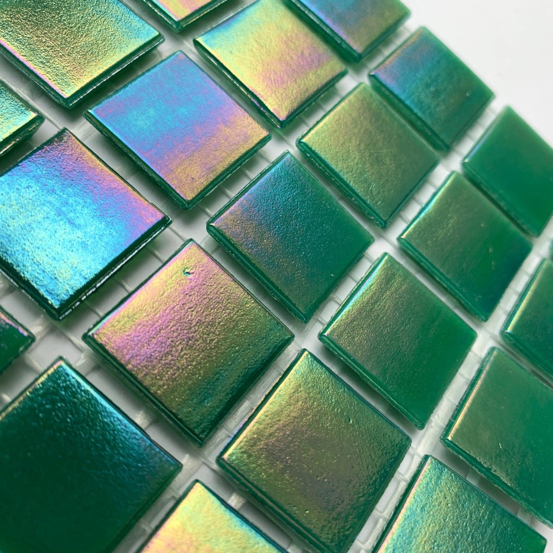 Mozaic din sticlă irizat 20mm – verde jad - mosaicshop