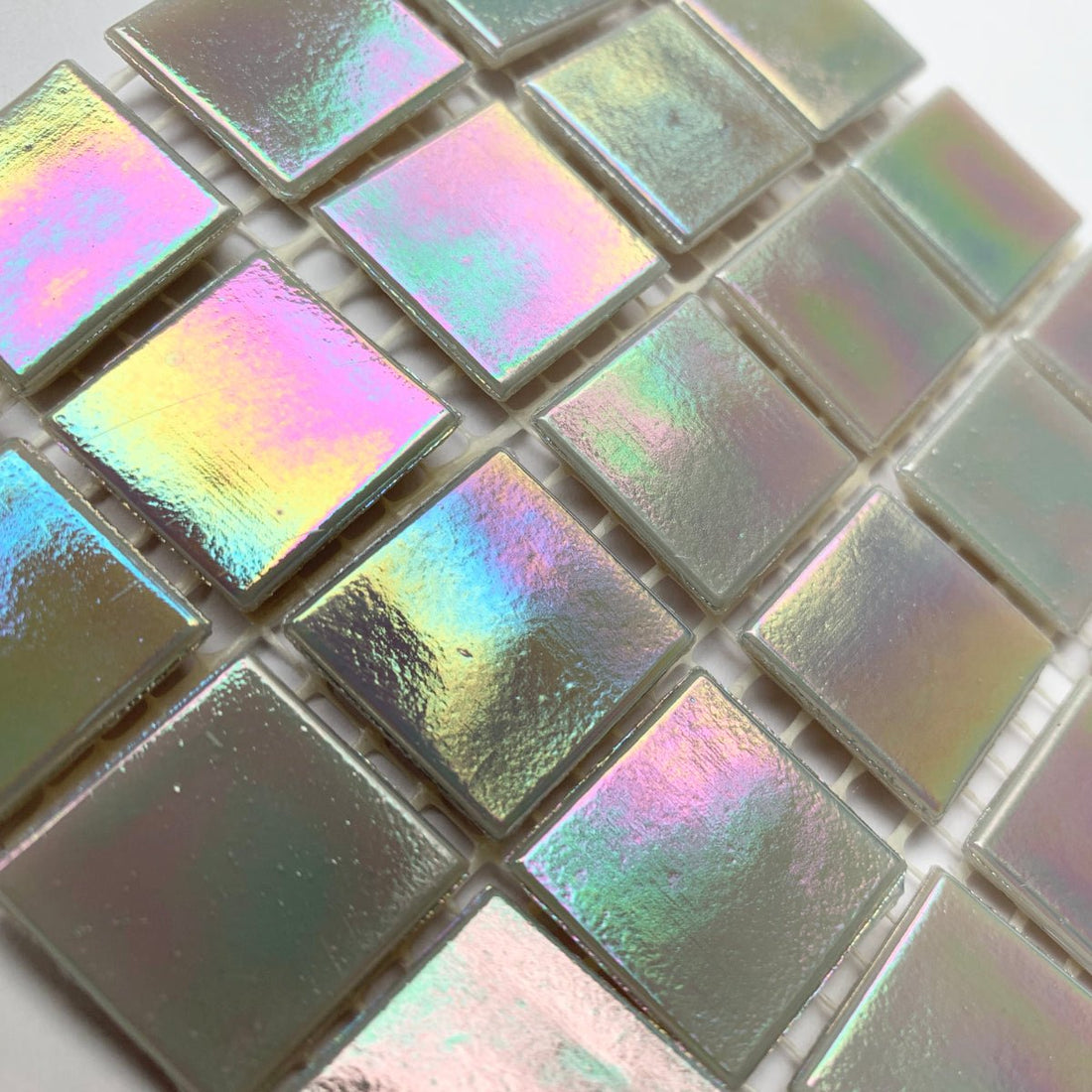 Mozaic din sticlă irizat 20mm – cuarț fumuriu - mosaicshop