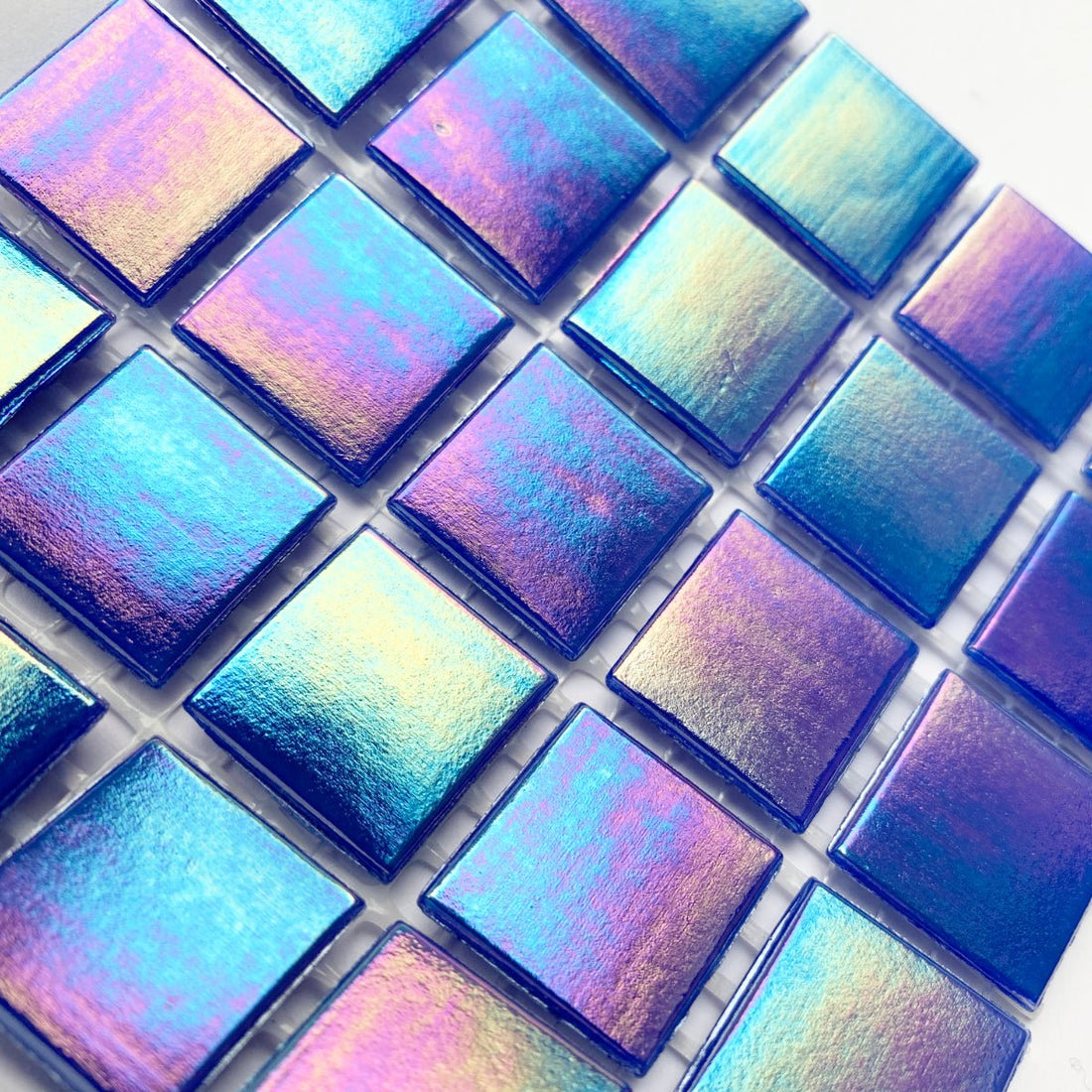 Mozaic din sticlă irizat 20mm – albastru safir - mosaicshop