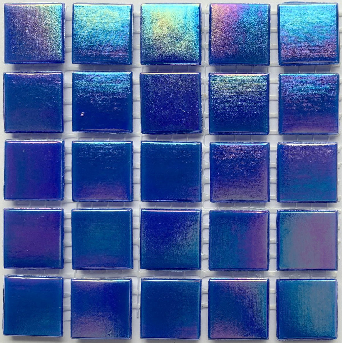 Mozaic din sticlă irizat 20mm – albastru safir - mosaicshop
