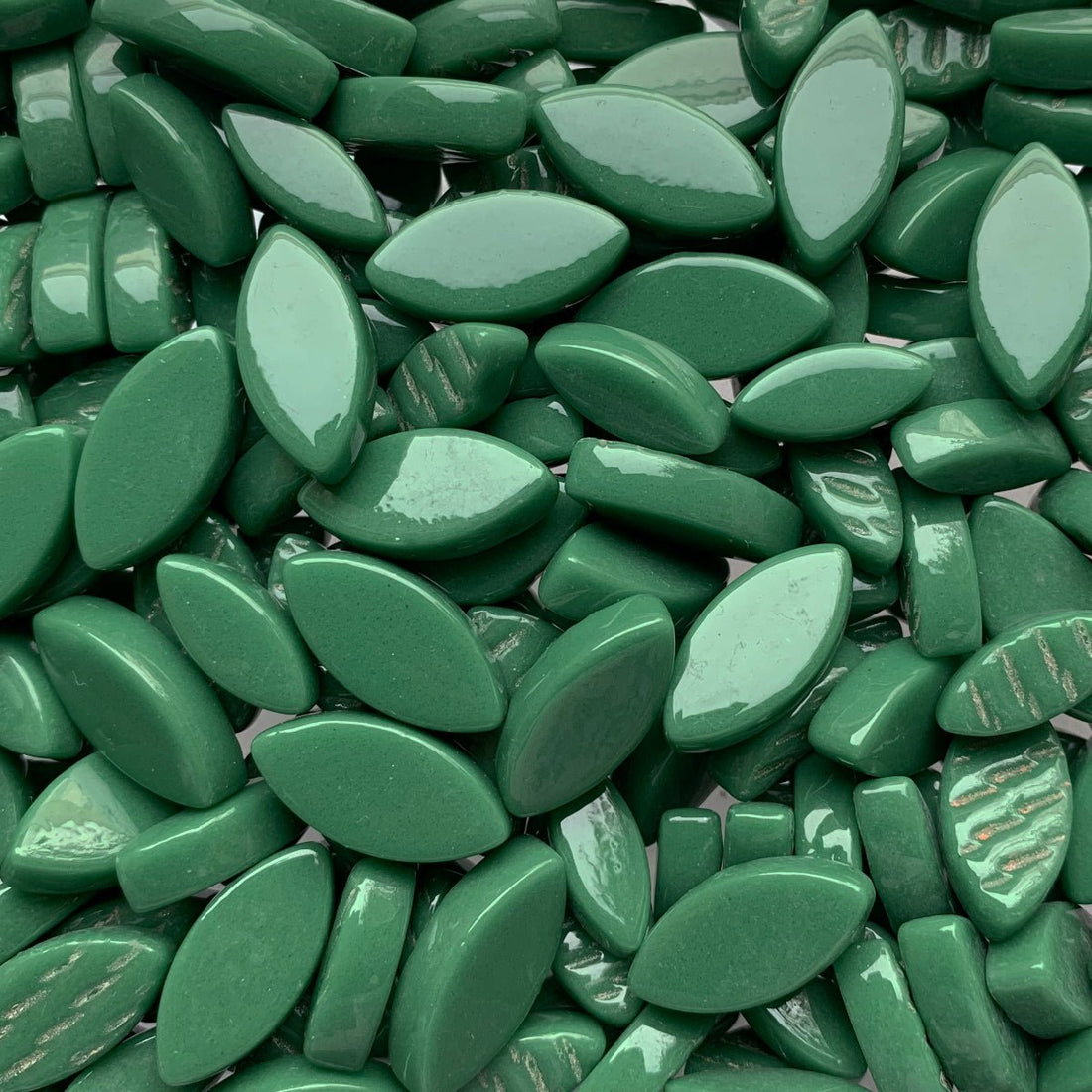 Mozaic din sticlă – Petale Ottoman – verde molid - mosaicshop