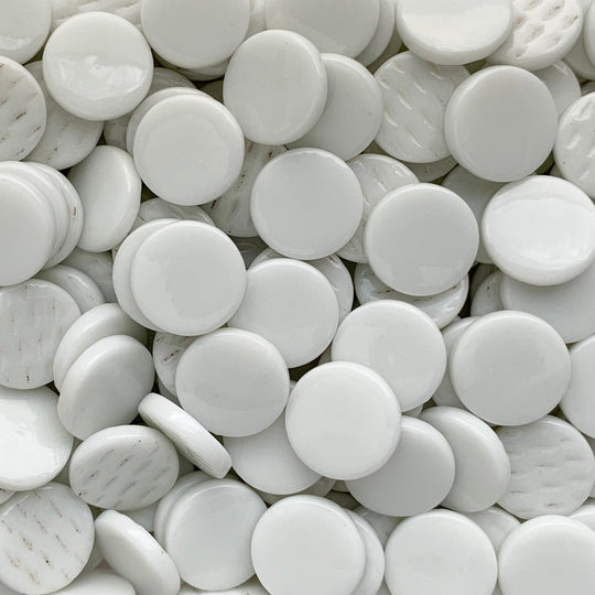 Plăcuță rotundă din sticlă 18mm – alb opalin