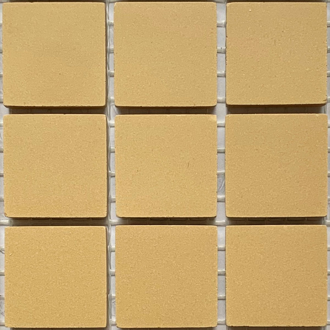 Winckelmans Jaune – plăcuțe de mozaic mate de 20x20 mm pe plasă