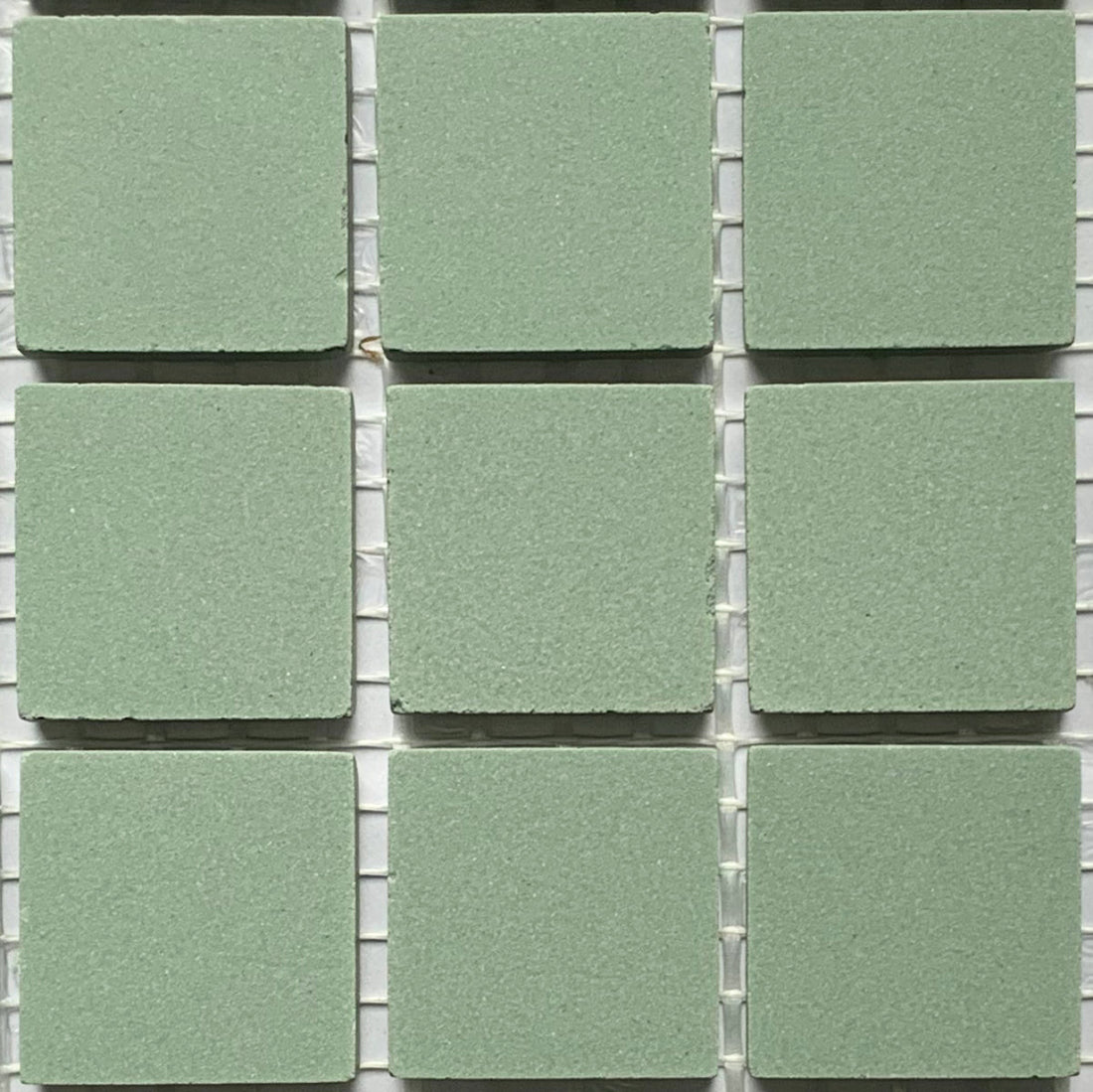 Winckelmans Vert Pale – plăcuțe de mozaic mate de 20x20 mm pe plasă